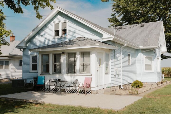 Property Photo: 402 N Augusta Road IL 62324