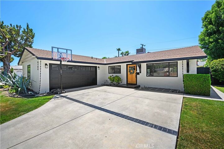Property Photo: 6709 Sheltondale Avenue CA 91307