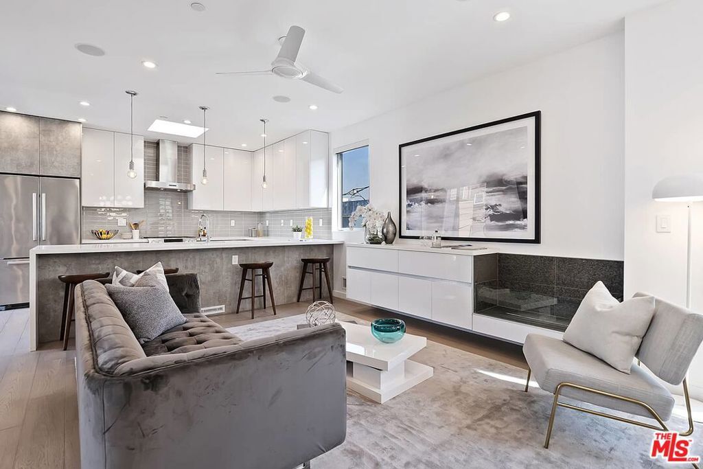 Property Photo: 7190 Formosa Fusion Court CA 90046