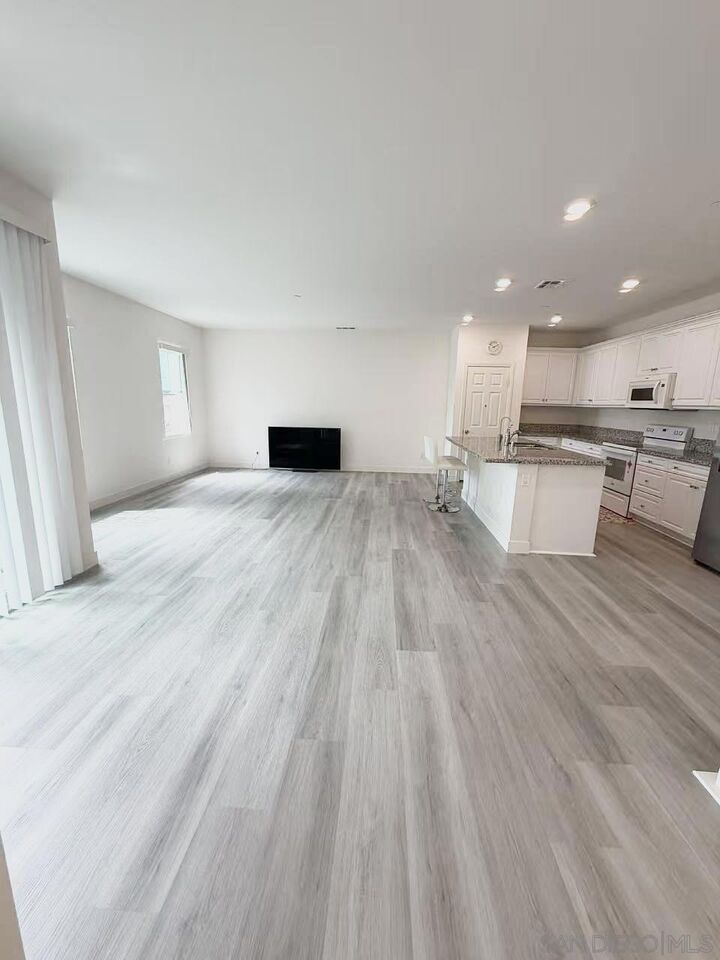Property Photo:  367 Fitzpatrick Road 101  CA 92069 
