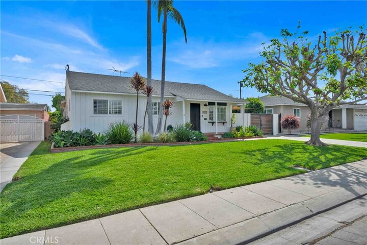 Property Photo: 2226 Senasac CA 90815