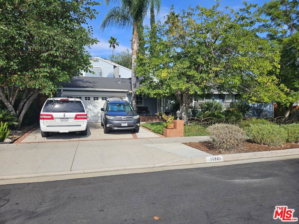 Property Photo:  11861 Tiara Street  CA 91607 