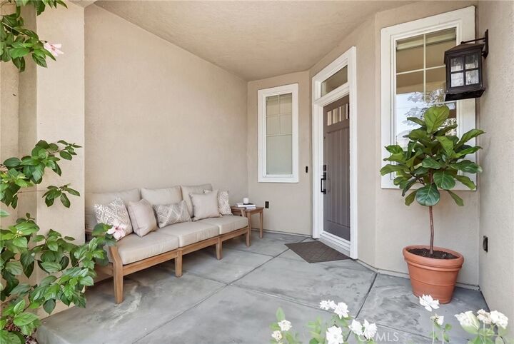 Property Photo: 19945 Oakville Court CA 91326