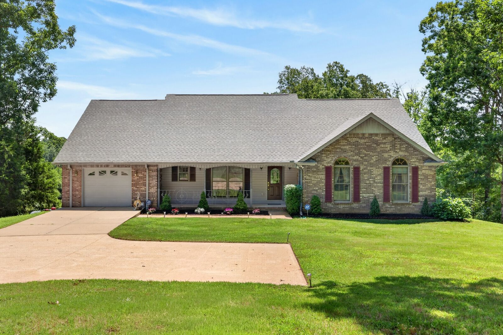 Property Photo: 197 Boat Dock Rd TN 37058