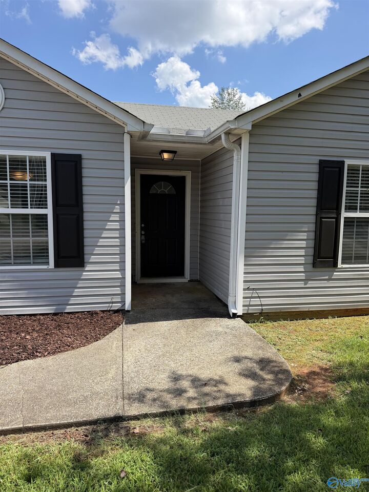 Property Photo: 220 Barberry Lane AL 35773