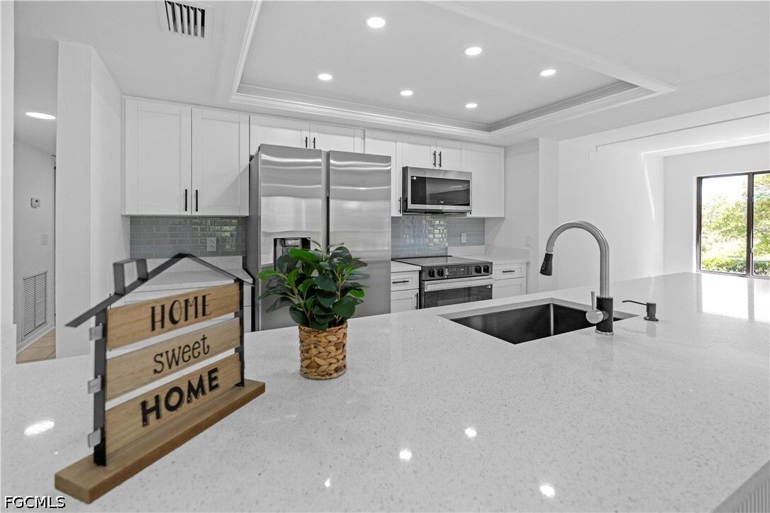 Property Photo:  6216 Cougar Run 202  FL 33908 