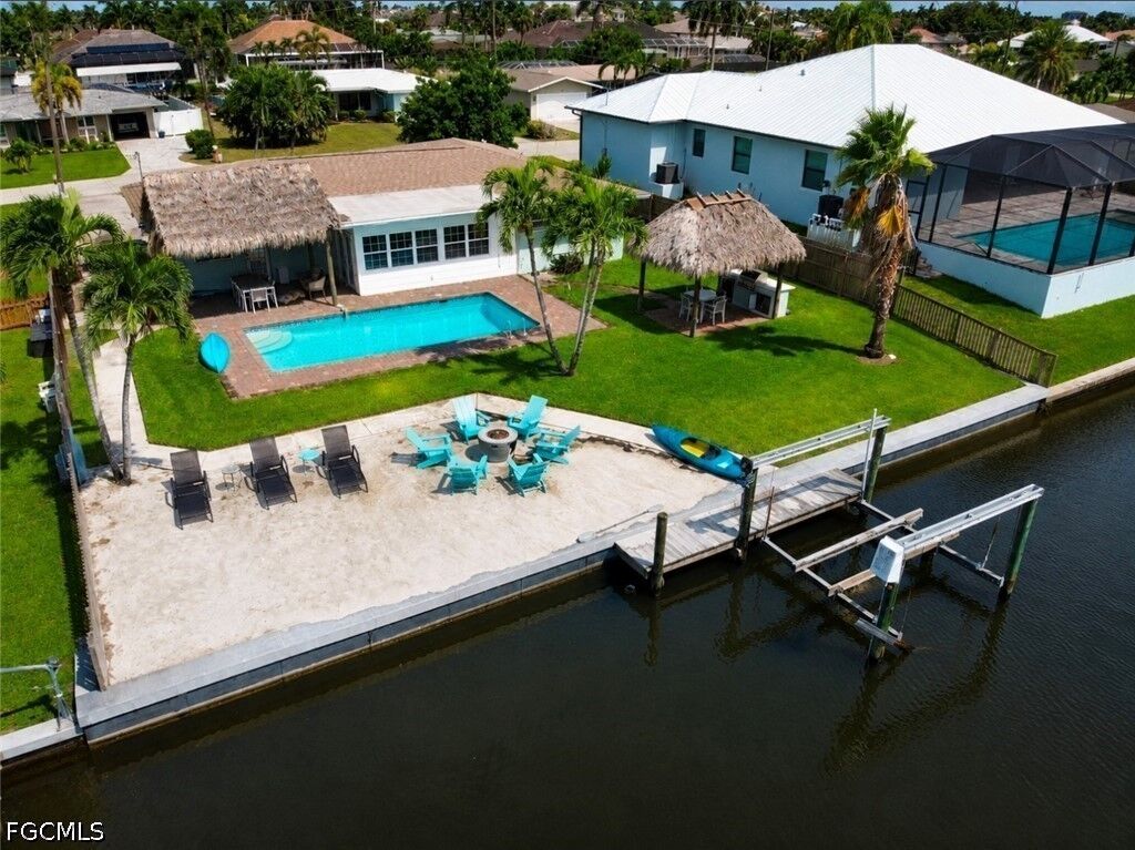 Property Photo:  5314 Cobalt Court  FL 33904 