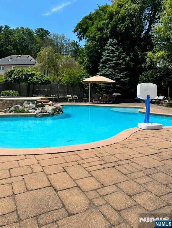 Property Photo:  19 Hunterdon Place  NJ 07480 