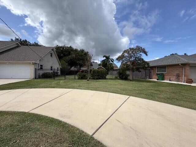 Property Photo: 3800 Metairie Court LA 70002