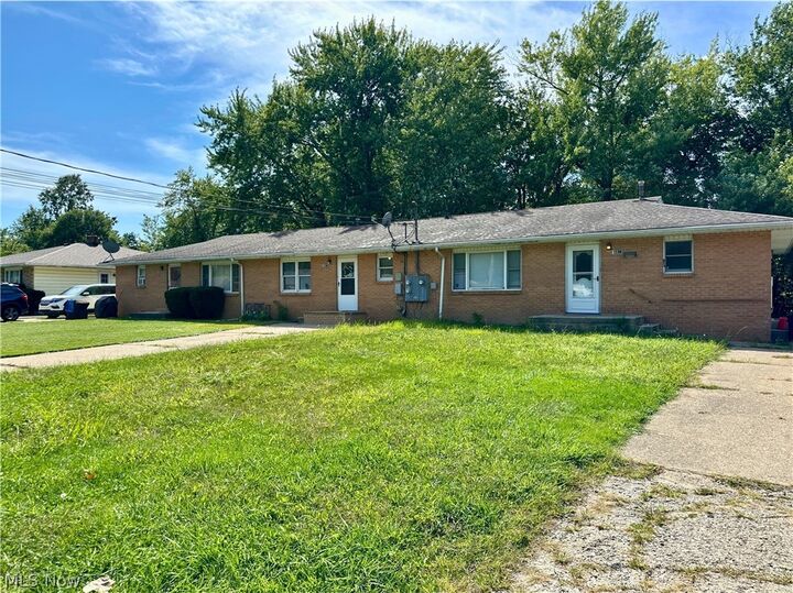 Property Photo: 4823 Dunsmore Avenue OH 44004