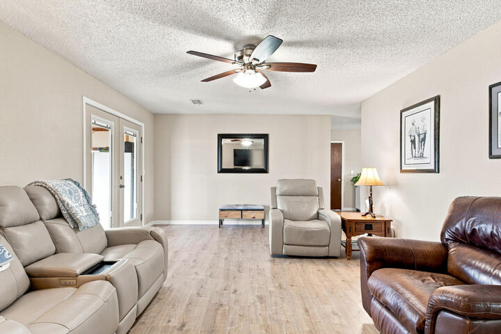 Property Photo: 14701 S 560 Road OK 74343