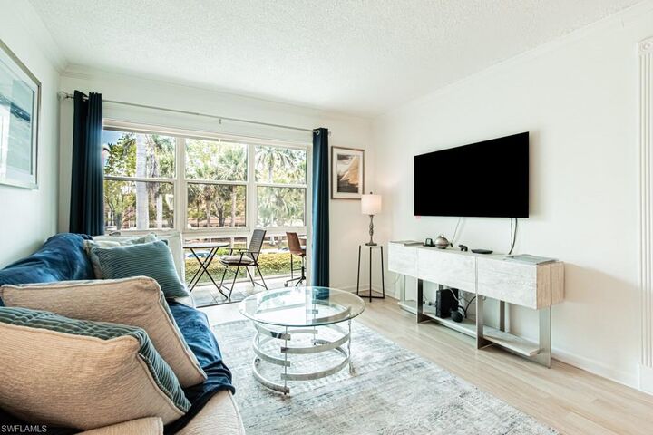Property Photo: 72 7th St S 203 FL 34102