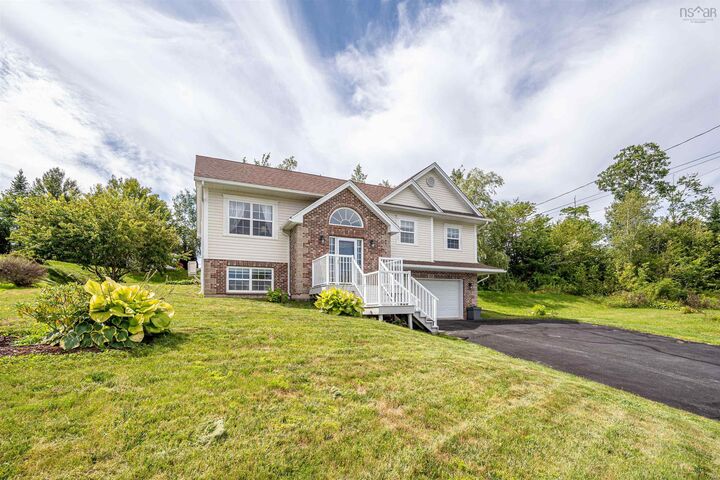 Property Photo:  50 Falcon Crest Court  NS B4E 3K5 