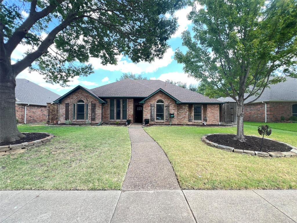 Property Photo: 6816 Sweetwater Drive TX 75023