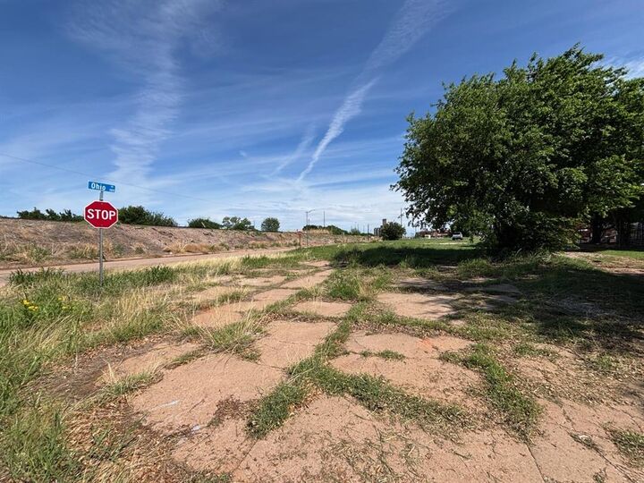 Property Photo: 601 Front N Street TX 76301