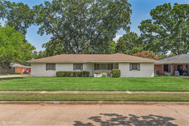 Property Photo: 2401 Waverly Drive LA 71111