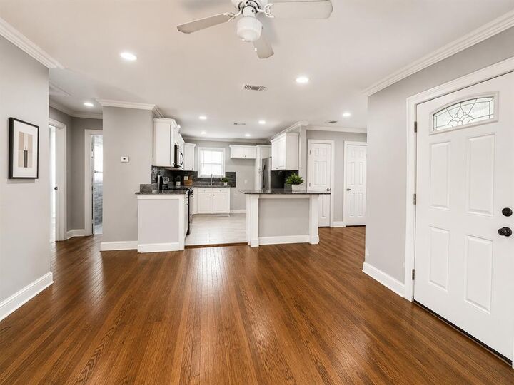 Property Photo: 3860 Durango Drive TX 75220