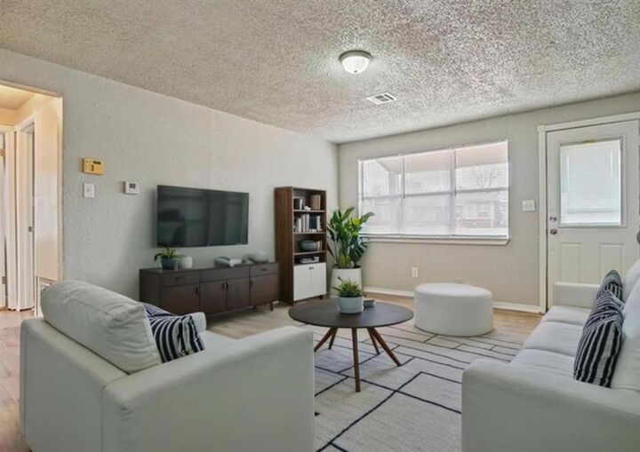 Property Photo: 1165 SE 19th Street OK 73129