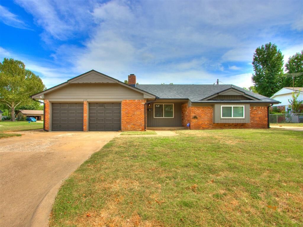 Property Photo:  339 Rosewood Drive  OK 73069 