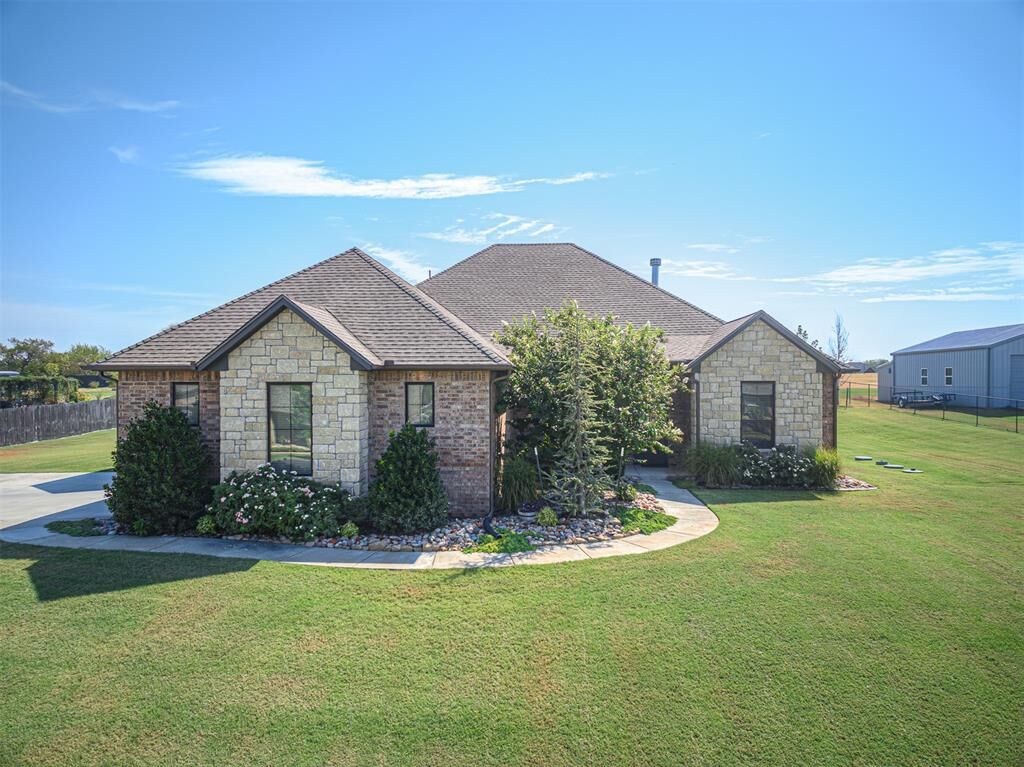 Property Photo: 971 County Street 2983 OK 73010