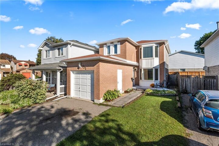 Property Photo:  732 Bennett Crescent  ON L1K 1T6 