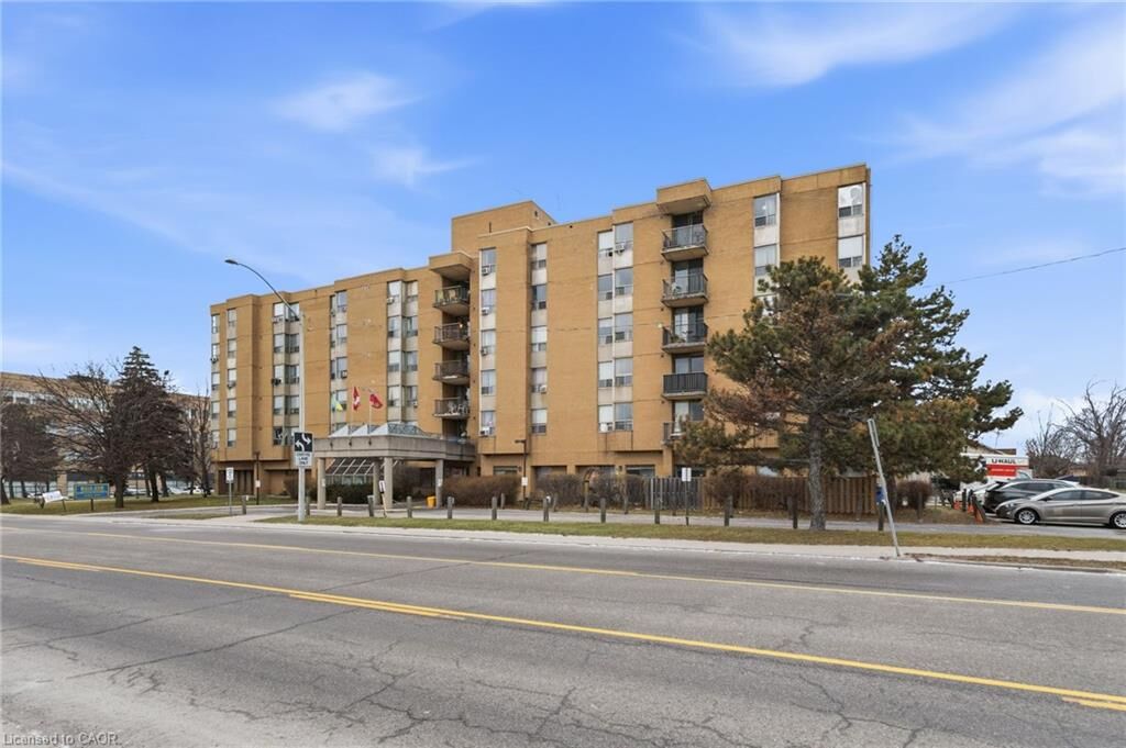 Property Photo:  18 Mall Road 303  ON L8V 4V4 