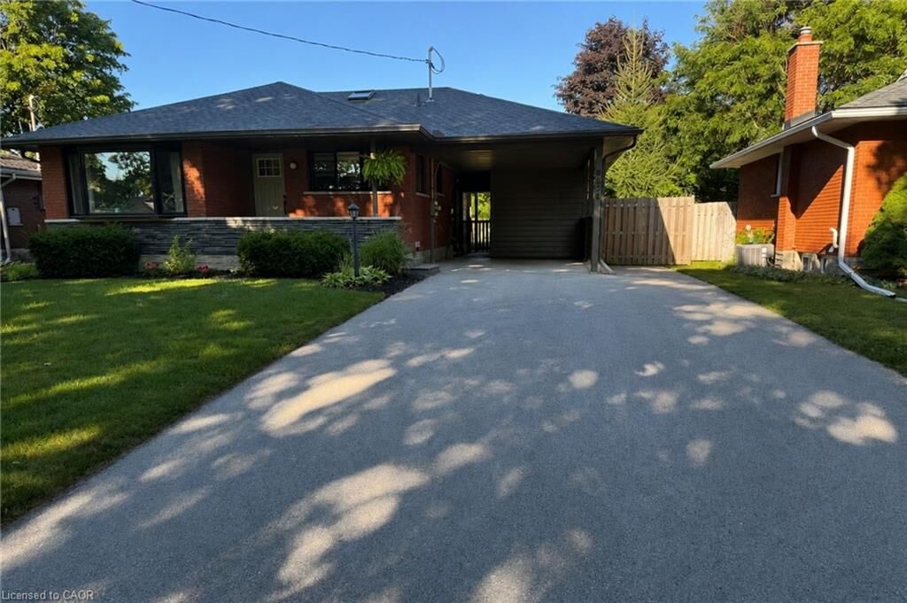 Property Photo:  52 Massey Avenue Lower  ON N2C 1M3 