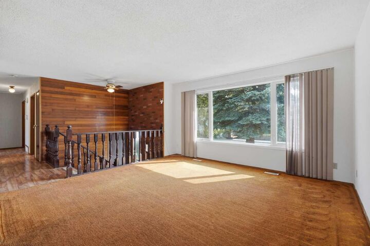 Property Photo:  3214 57 Avenue  AB T4N 5V5 