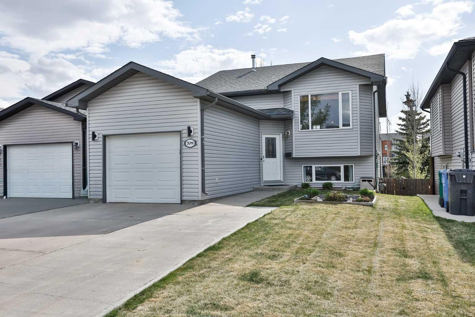 Property Photo:  709 Blackfoot Terrace W  AB T1K 7Y6 