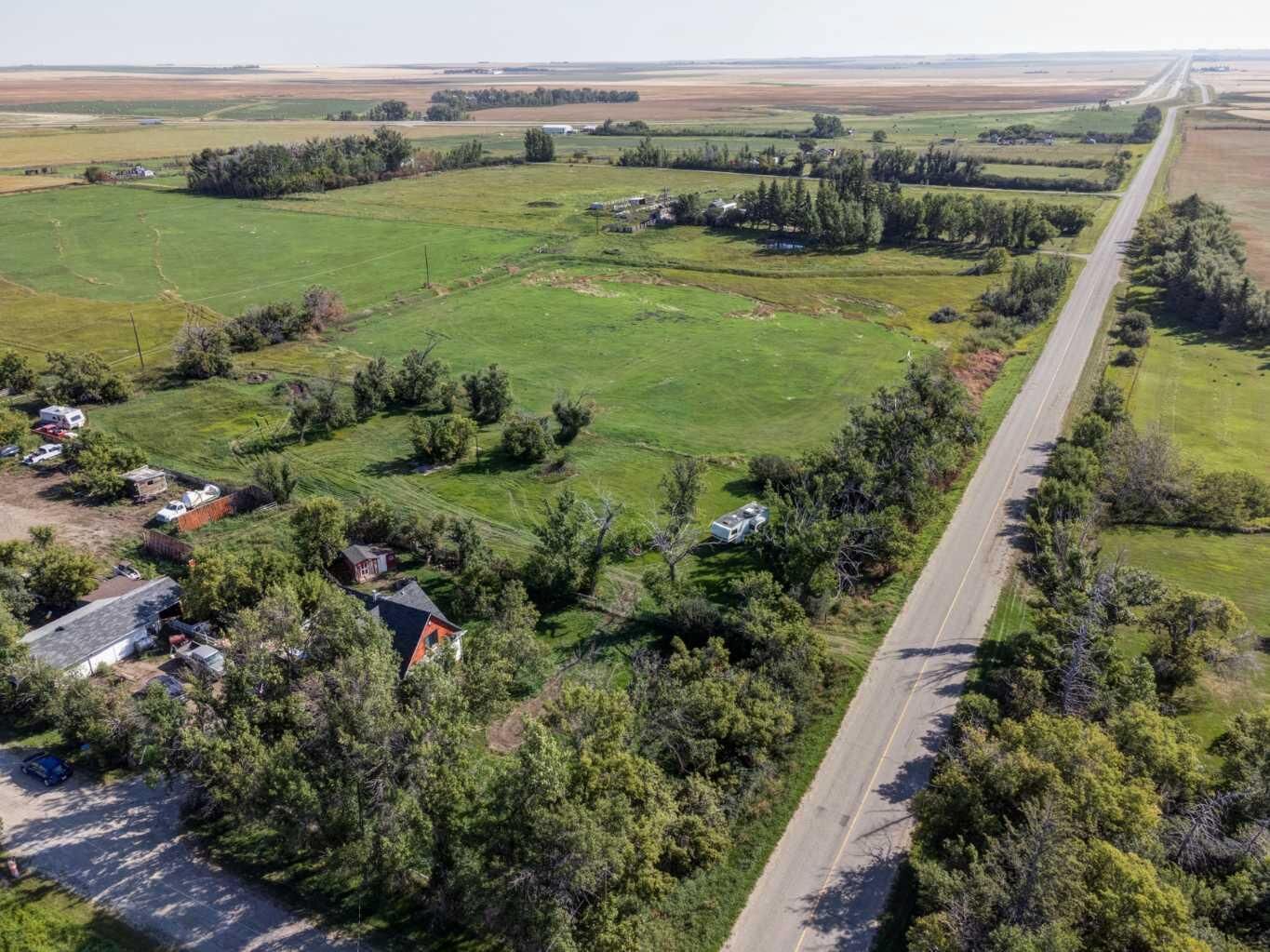 Property Photo:  222001 Range Road 225B  AB T0J 1N0 