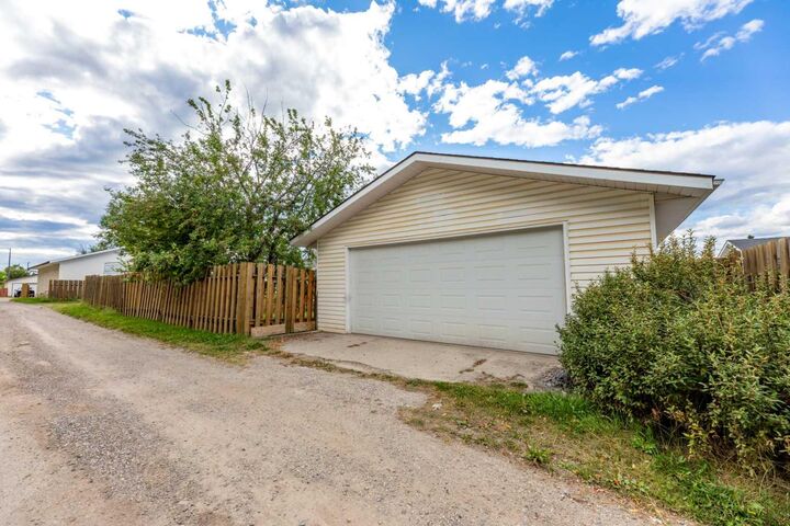 Property Photo:  121 Talbot Drive  AB T7V 1M1 