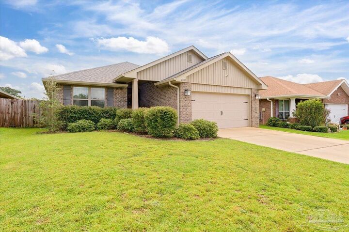 Property Photo:  4081 Hazelhurst Dr  FL 32571 