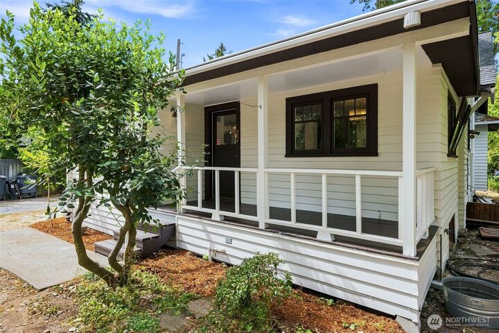 Property Photo:  14622  18th Avenue SW  WA 98166 