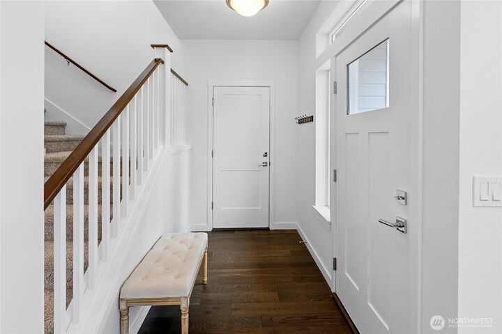 Property Photo: 747 Fords Court WA 98110