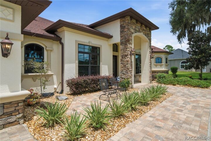 Property Photo: 10994 N River Ranch Path FL 34428