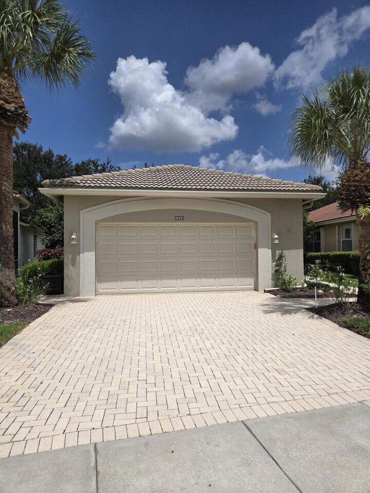 Property Photo: 2680 Clipper Circle FL 33411