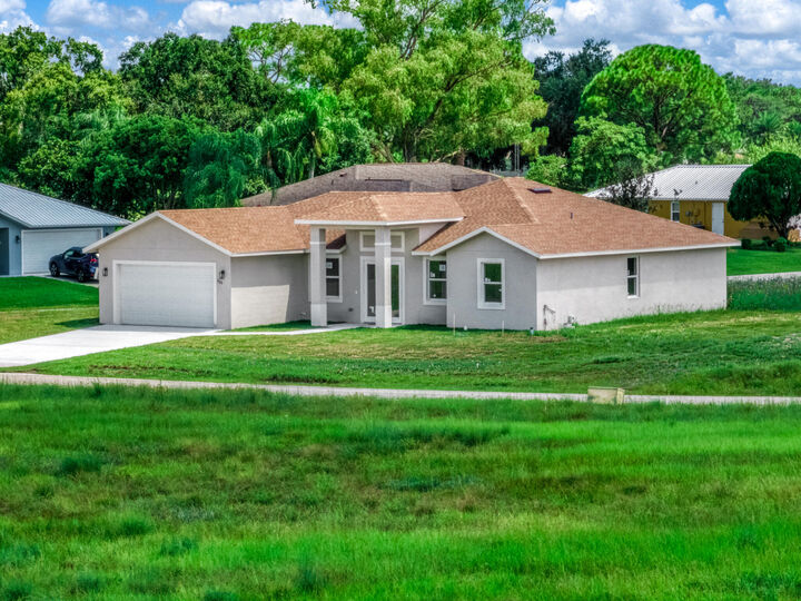 Property Photo: 525 Glen Mar Circle FL 33876