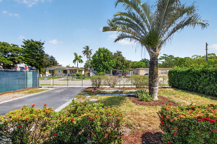 Property Photo: 1718 NW 7th Street FL 33311