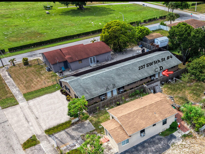Property Photo: 237 SW 5th Street 4D FL 33441