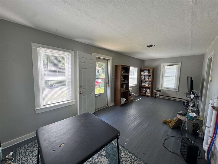 Property Photo:  422 Russell Street  IN 47374 