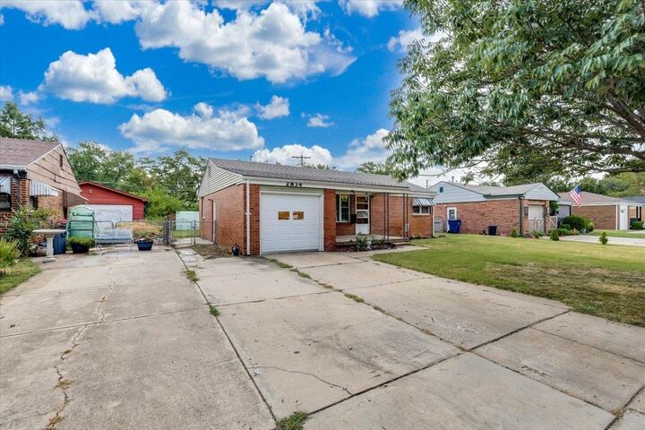 Property Photo:  2834 S Laura St  KS 67216 