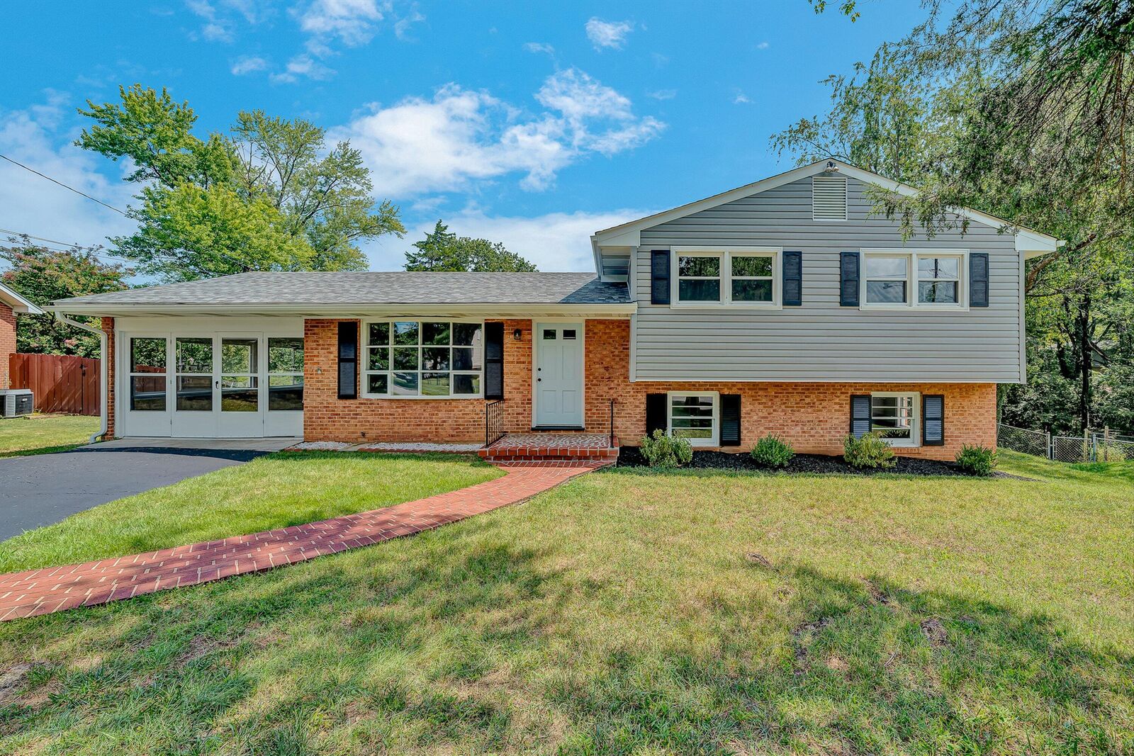 Property Photo: 5008 Bruceton Rd SW VA 24018