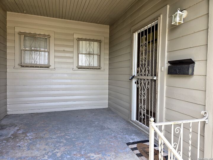 Property Photo: 2236 N Interstate 35 TX 78208