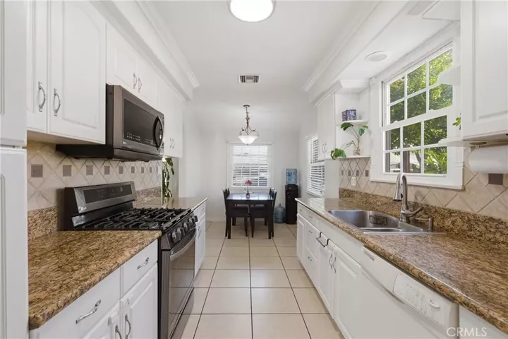 Property Photo:  6836 Aura  CA 91335 