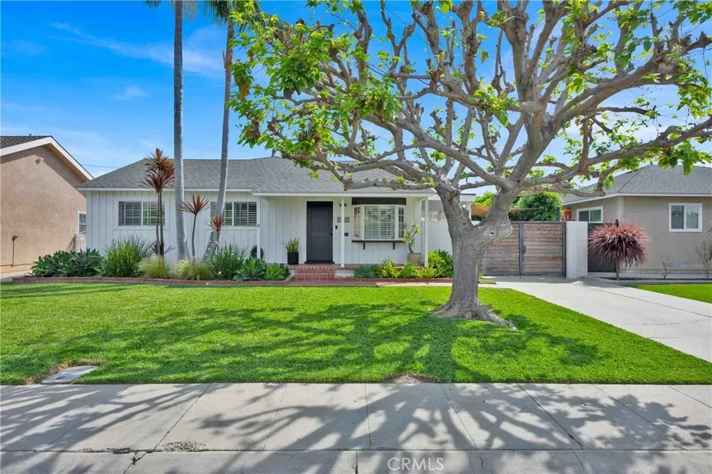 Property Photo:  2226 Senasac  CA 90815 