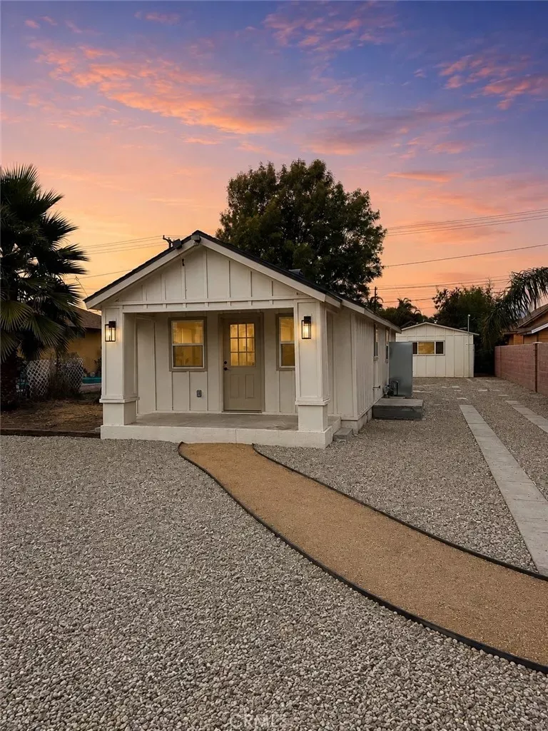 Property Photo:  515 W L  CA 92324 