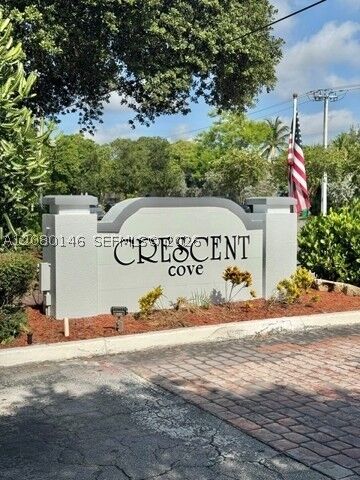 Property Photo: 8331 Coral Lake Dr 8331 FL 33065