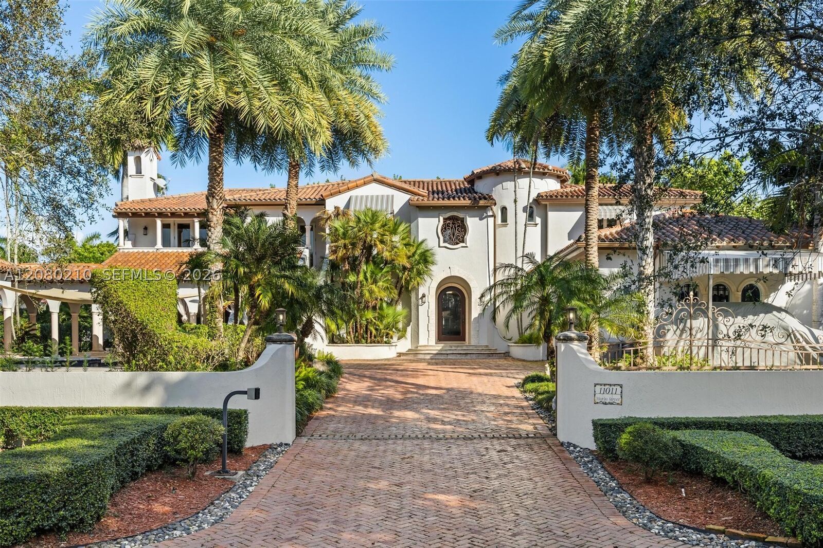 Property Photo:  11011 Marin Street  FL 33156 