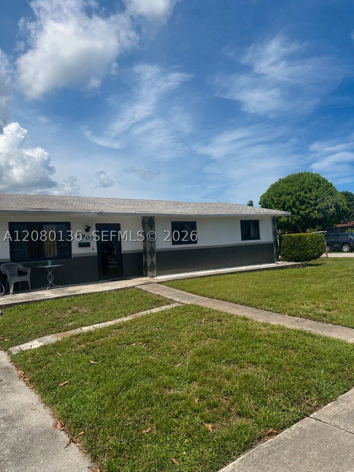 Property Photo: 2901 NW 209th Ter FL 33056
