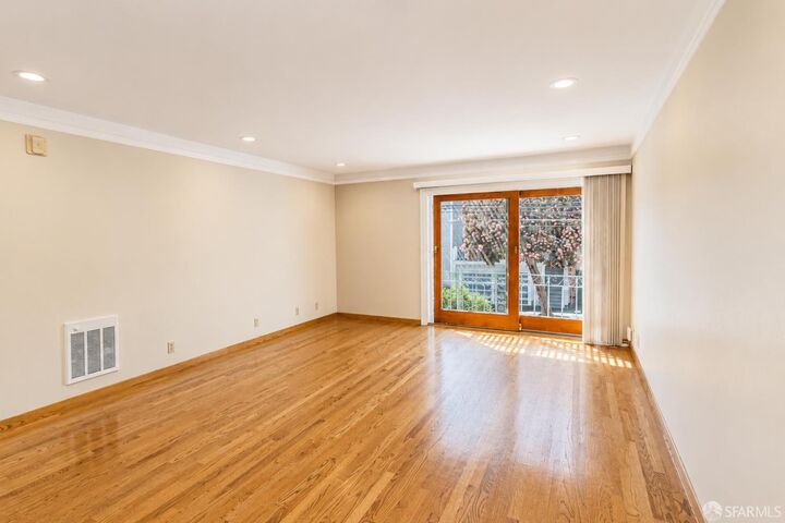 Property Photo:  1918 Filbert Street 101  CA 94117 